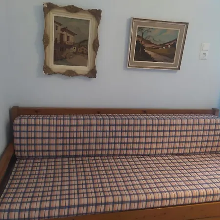 Nyaraló Family House By The