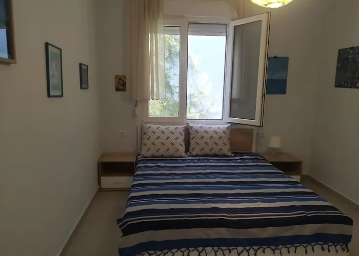 Family House By The Potos