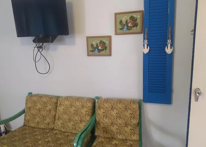 Family House By The * Potos