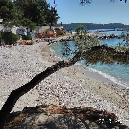 Family House By The Beach Holiday home Potos